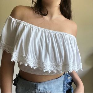 HOLLISTER BOHO OFF THE SHOULDER OFF WHITE CROP TOP WITH LACE DETAIL SIZE XSMALL
